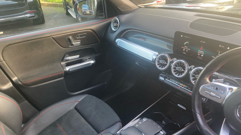 Mercedes-Benz GLB 200 AMG Line Premium + Night Ed 5dr 7G-Tronic Petrol Estate